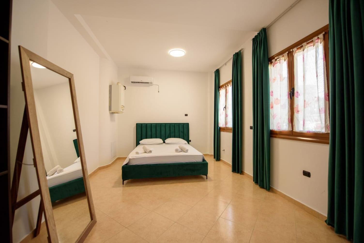 Olivium Rooms Vlore Exterior photo
