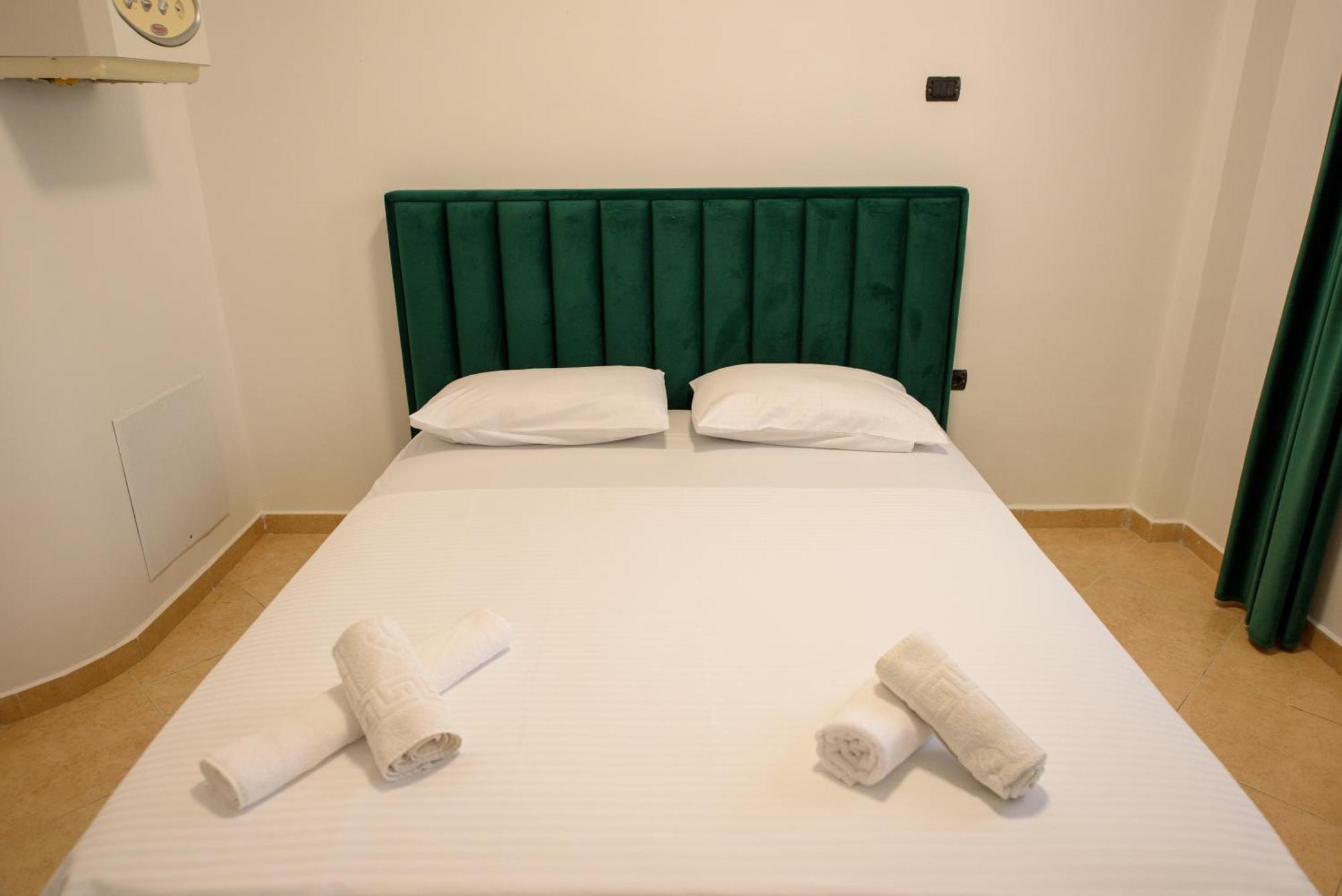 Olivium Rooms Vlore Exterior photo